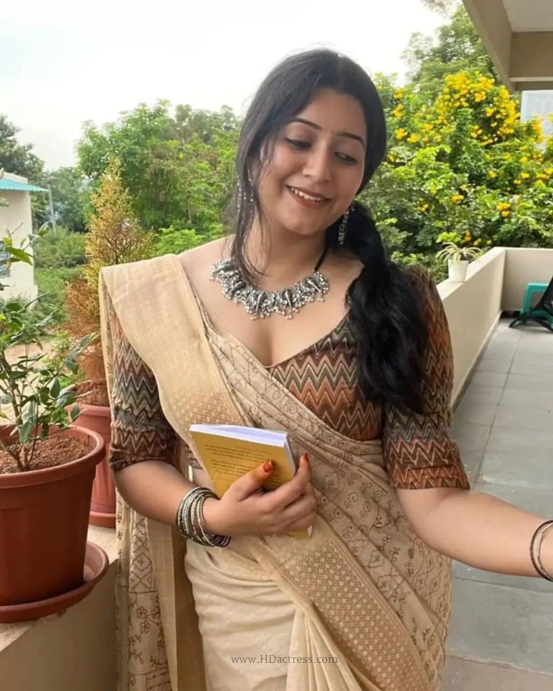 sudha photos, model aesthetics, gorgeous facial features, viral portrait edit, beauty trends, internet sensation, professional fashion photography