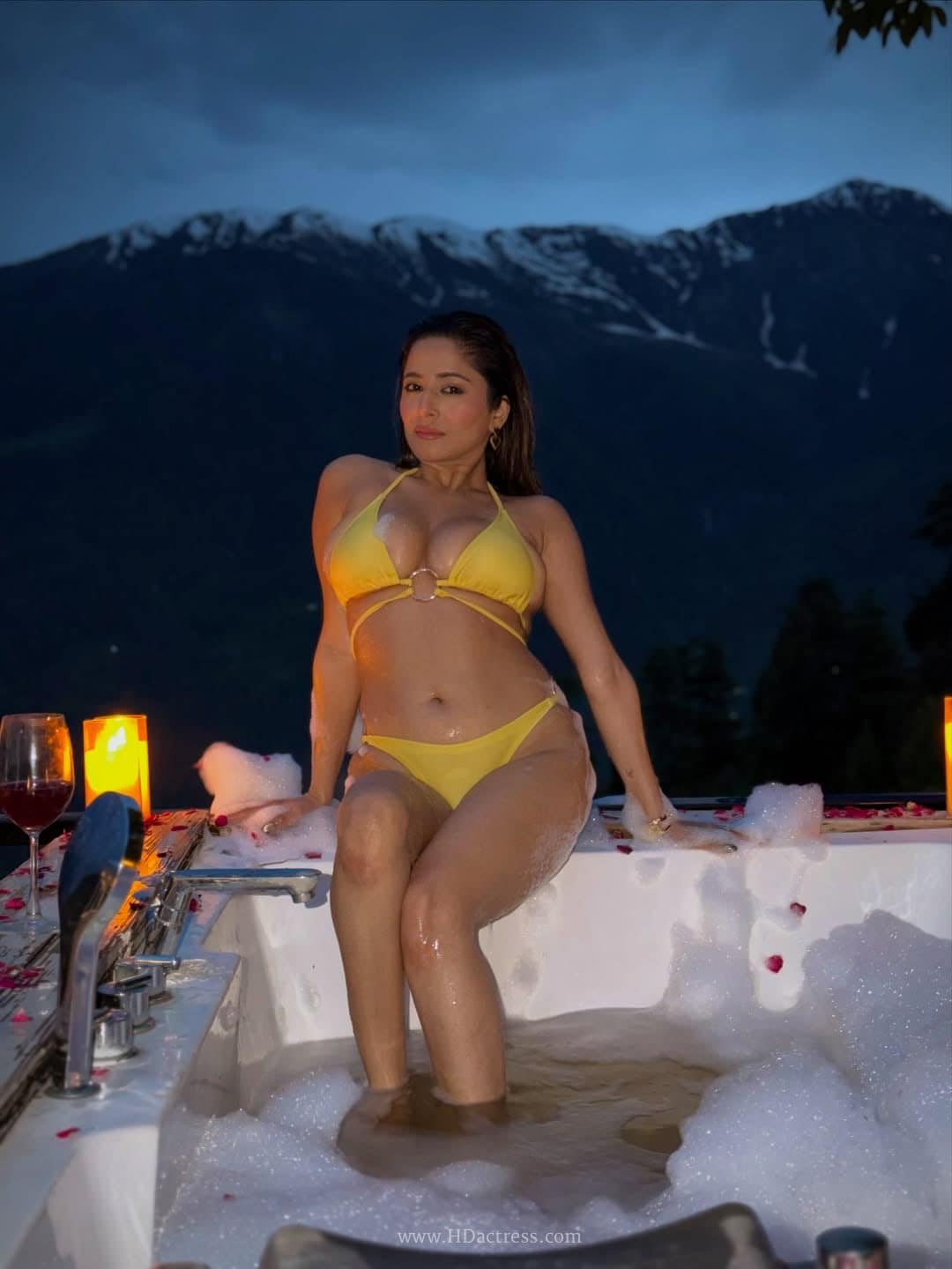 What makes Kate Sharma's latest yellow swimsuit look go so completely viral on Instagram?