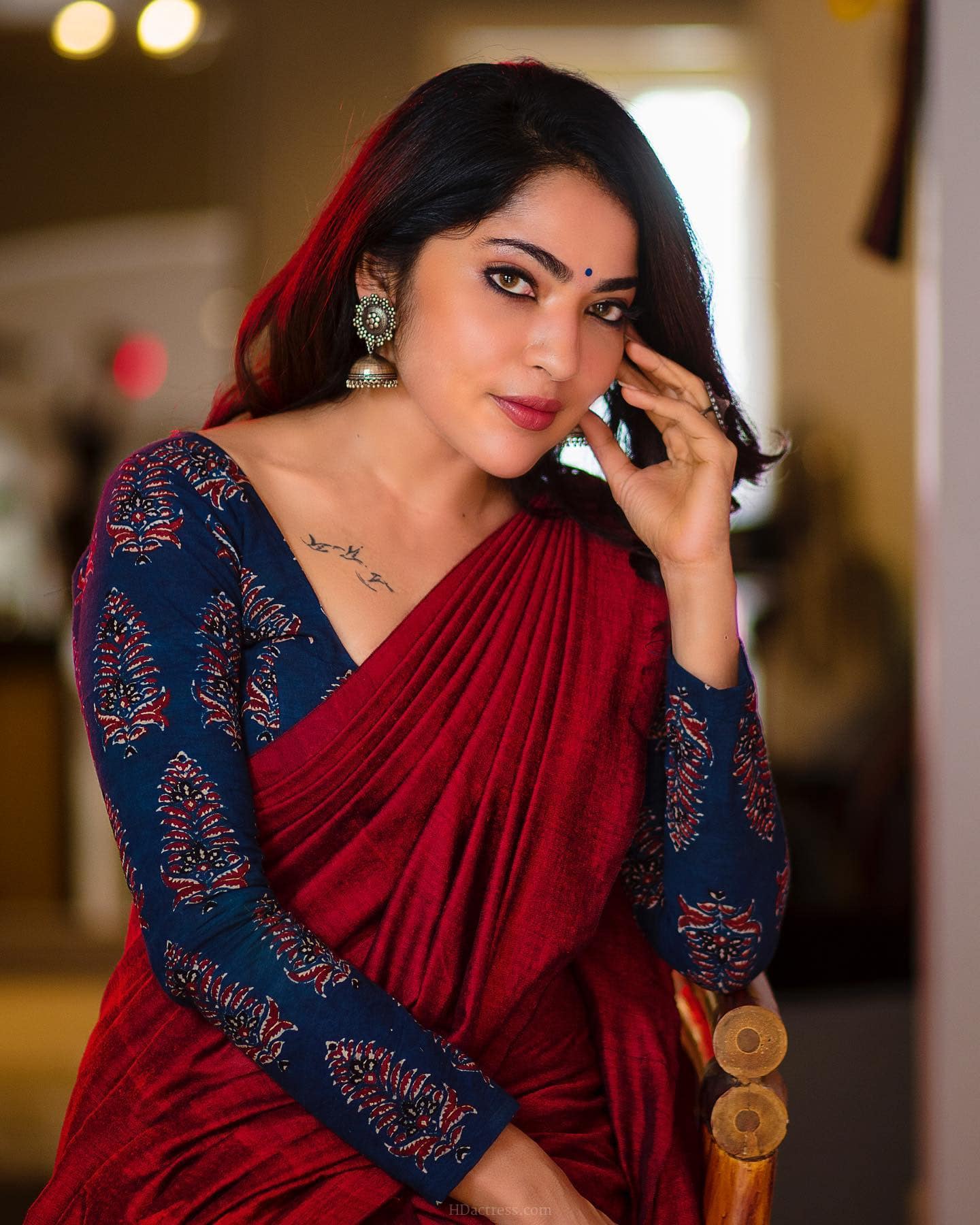 Indian TV Actress Ramya Subramanian In Traditional Maroon Saree | HDactress.com - Image 1