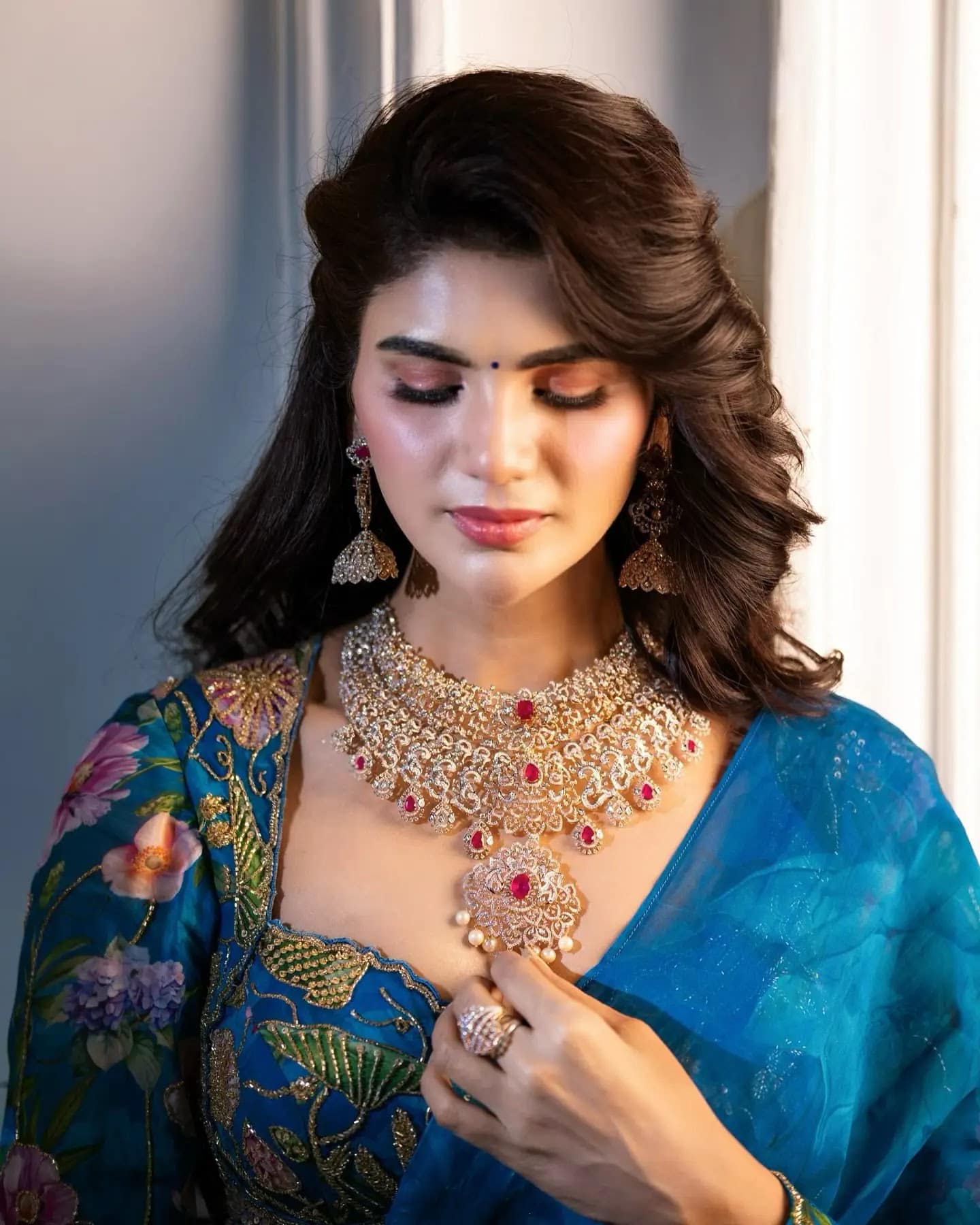 Jabardasth Varsha Stills In Gold Jewellery Blue Lehenga Choli - Image 2 Jabardasth Varsha Stills In Gold Jewellery Blue Lehenga Choli - Image 2
