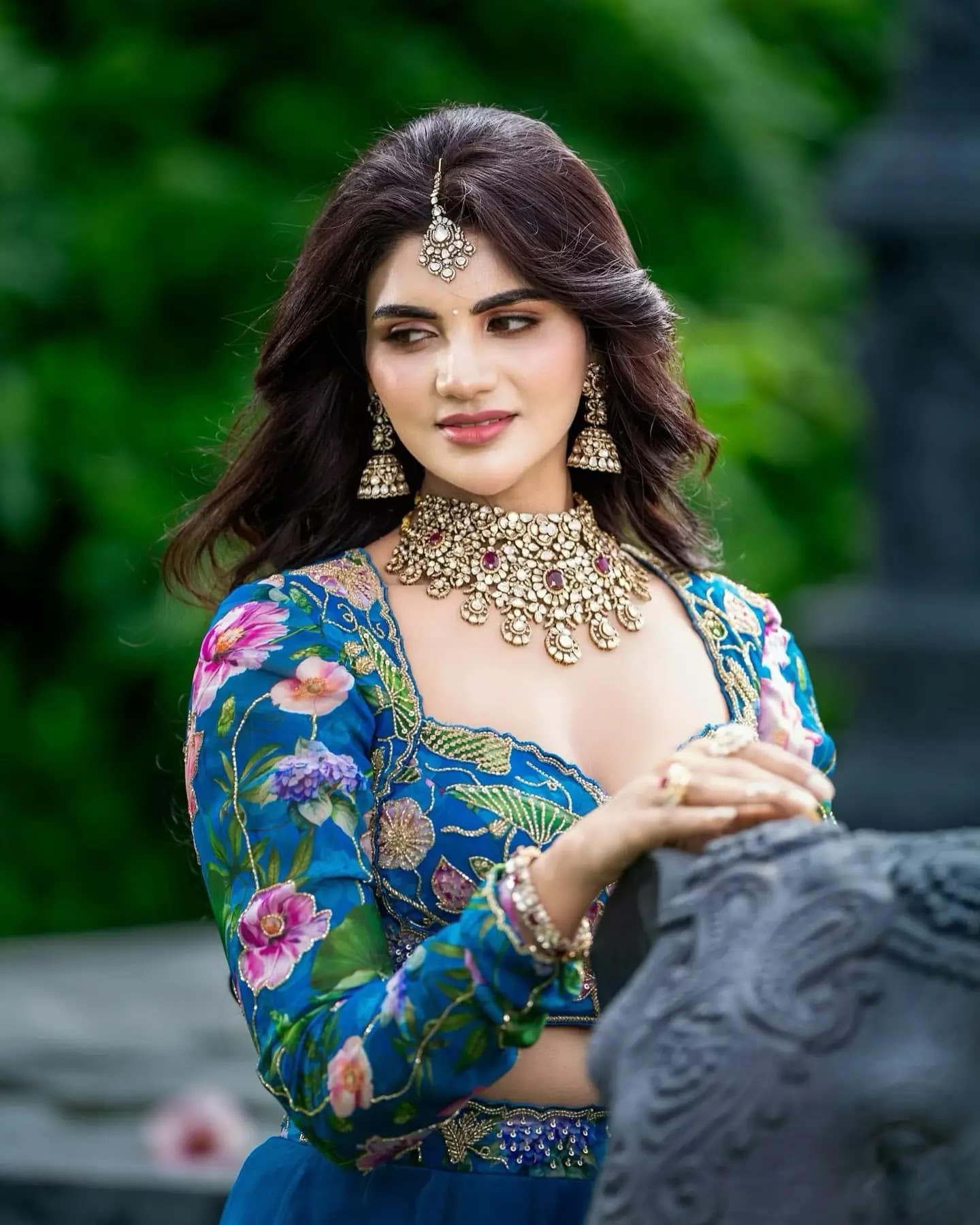 Jabardasth Varsha Stills In Gold Jewellery Blue Lehenga Choli - Image 5 Jabardasth Varsha Stills In Gold Jewellery Blue Lehenga Choli - Image 5
