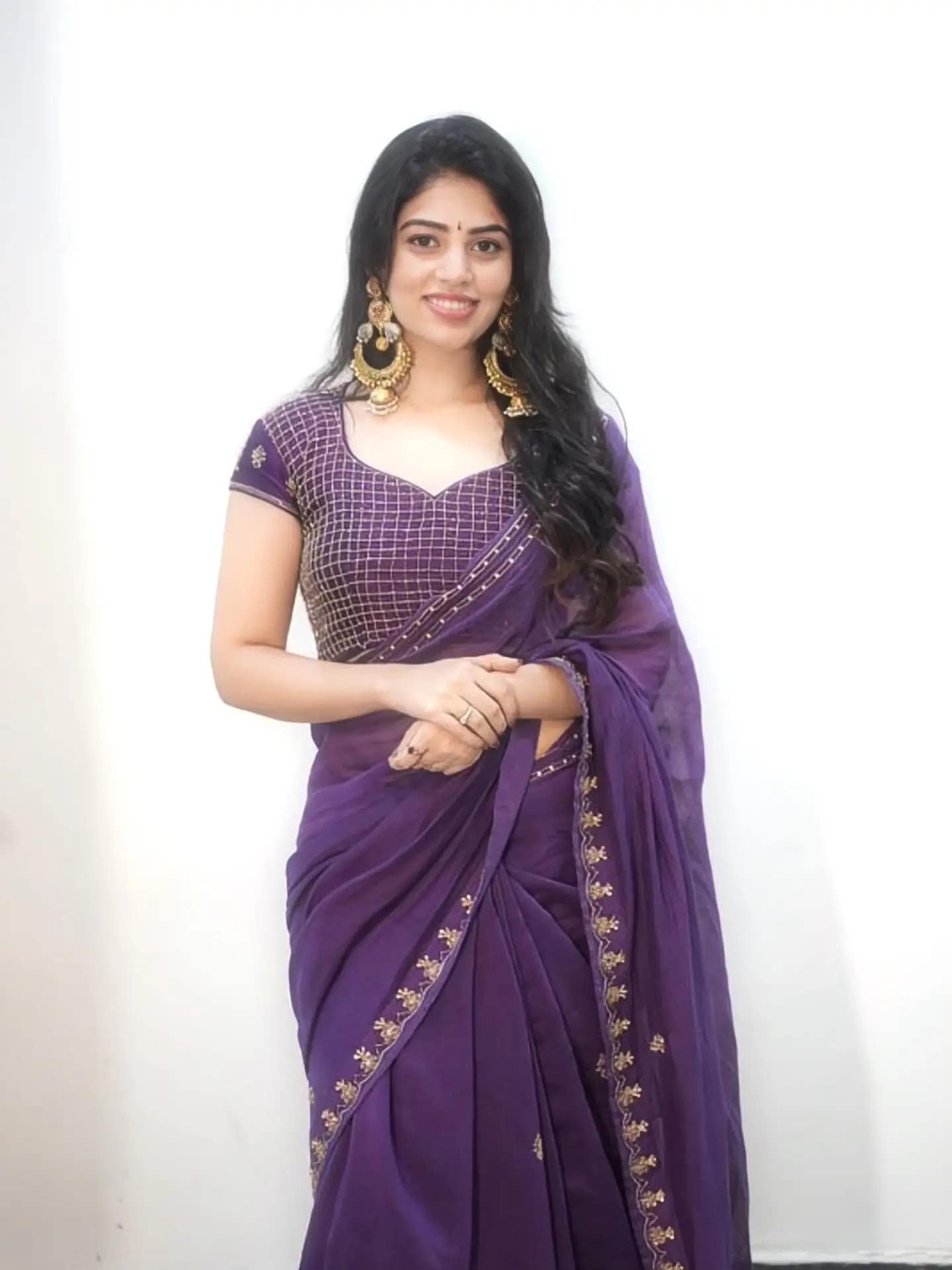 Bandhavi Sridhar Photos In Blue Saree Sleeveless Blouse