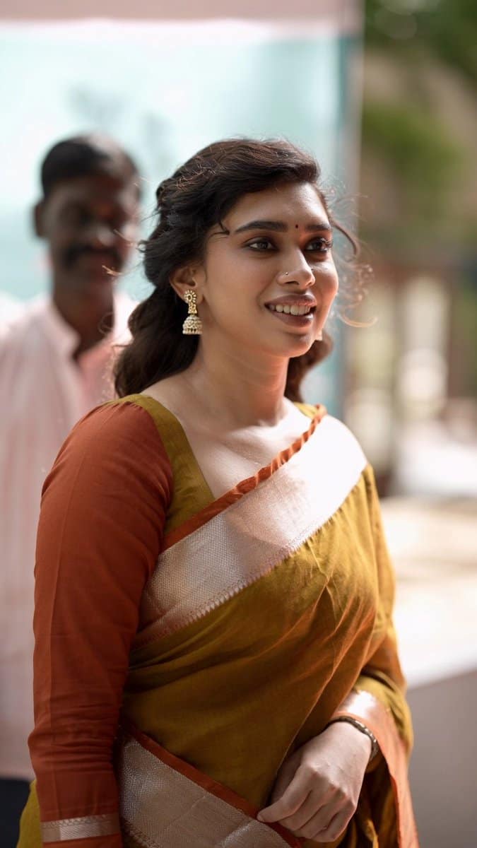 Dushara Vijayan at the movie launch ceremony of her new film #AlmostNallavan. ❤️ #DusharaVijayan