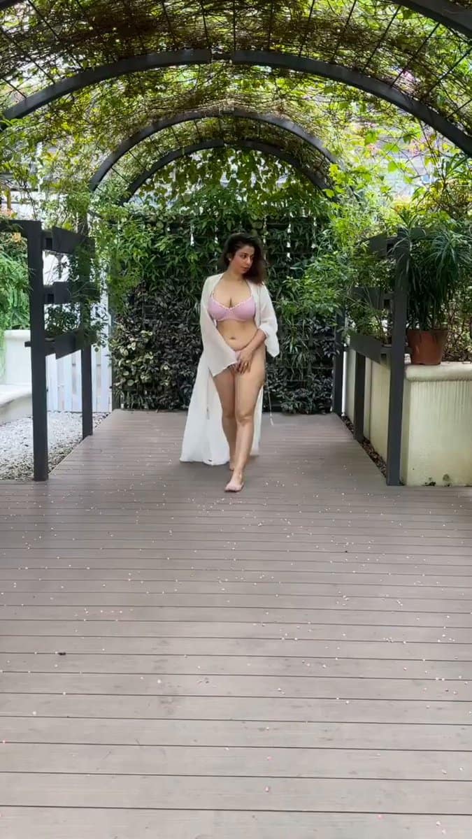 Jasmine Sandlas #JasmineSandlas Latest Photos