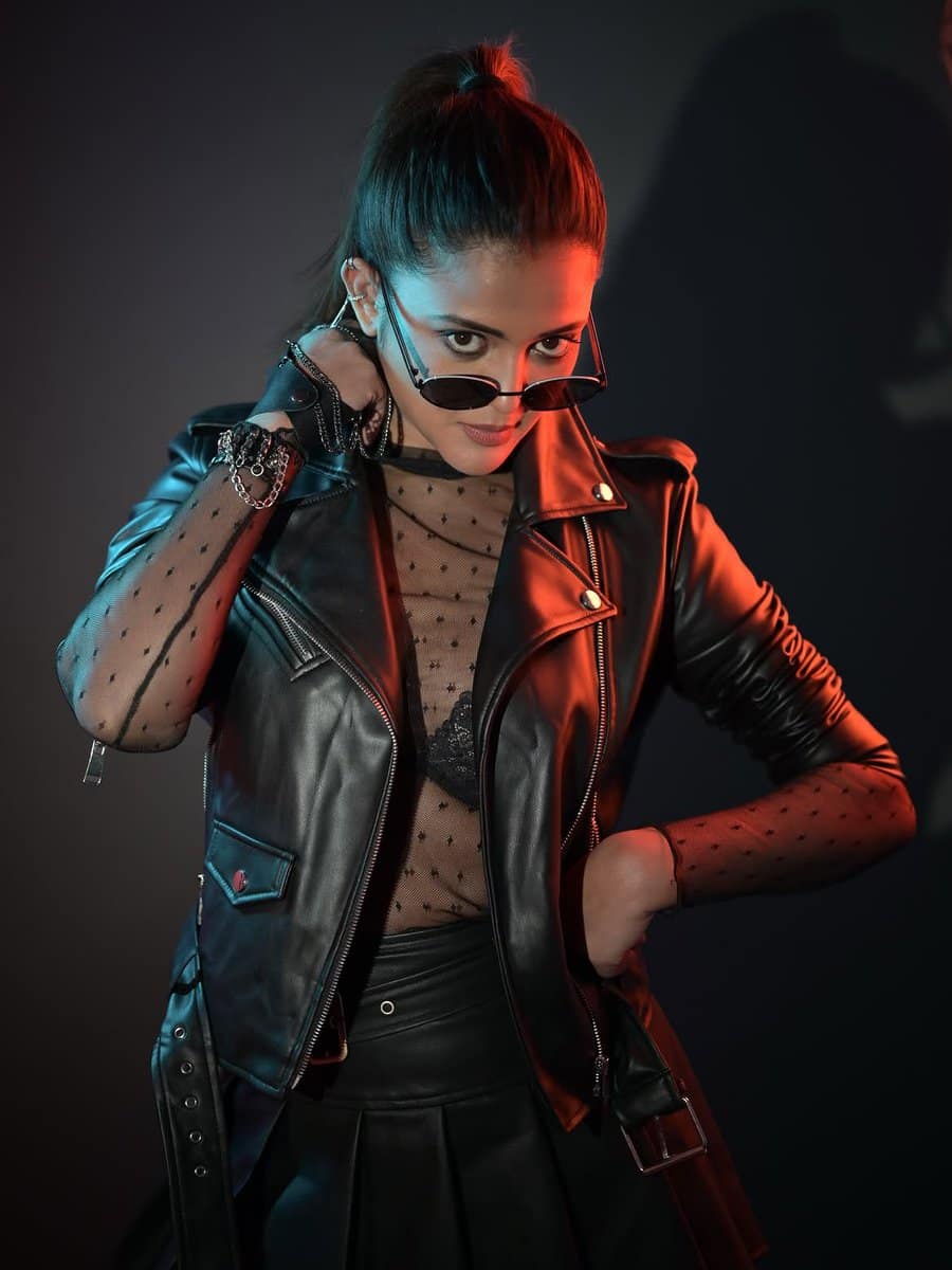 Gulki Joshi F09fa5b5f09fa5b0 Latest Hd Photos