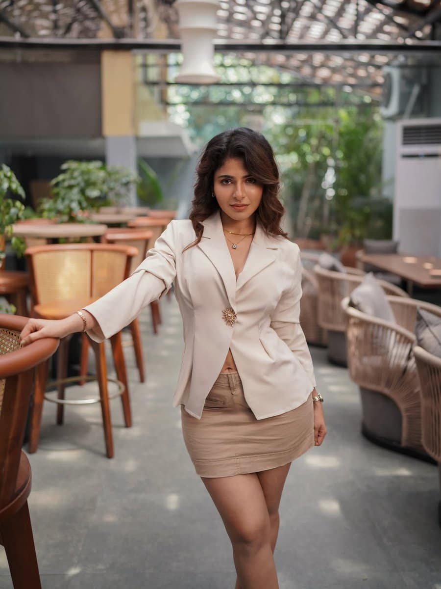 Iswarya Menon F09fa5b0f09fa4a9 Latest Hd Photos