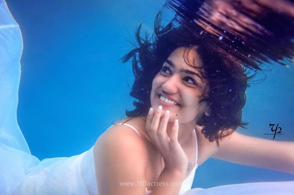 malayalam actress saniya iyappan photos